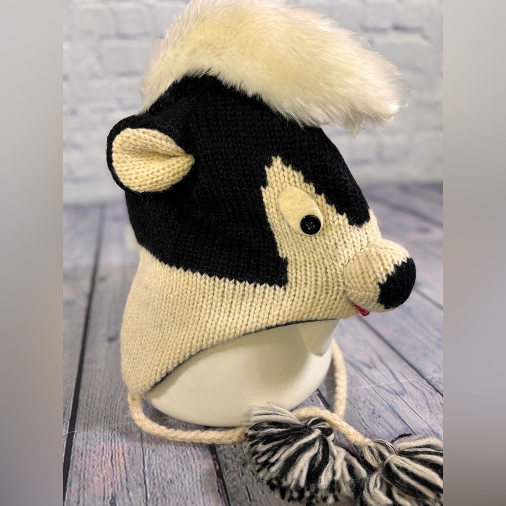 deLux Knitwits Black Cream Skunk Novelty Whimsical Wool Knit Fleece Lined Hat
